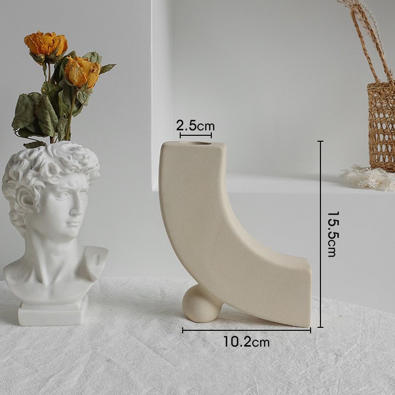 Simplicity Ceramic Vase Flower Arrangement