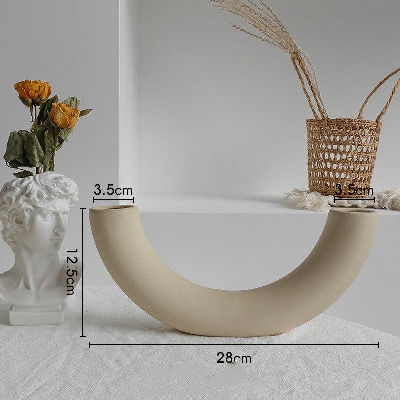 Simplicity Ceramic Vase Flower Arrangement