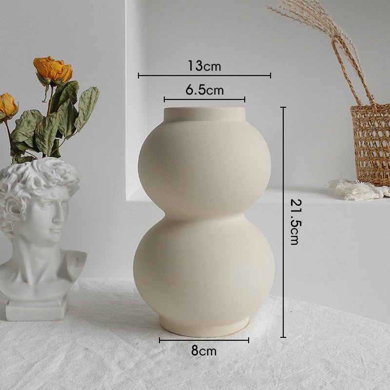 Simplicity Ceramic Vase Flower Arrangement