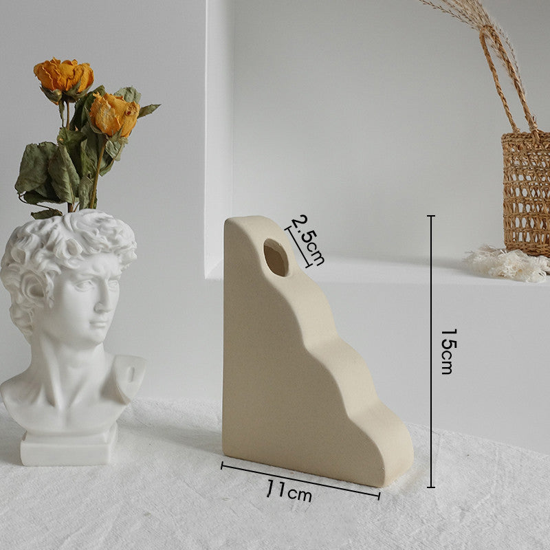 Simplicity Ceramic Vase Flower Arrangement